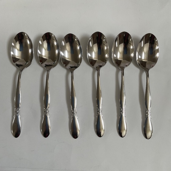 6 Place/soup spoon Wallace POISE Stanless Glossy Silverware - Picture 1 of 16
